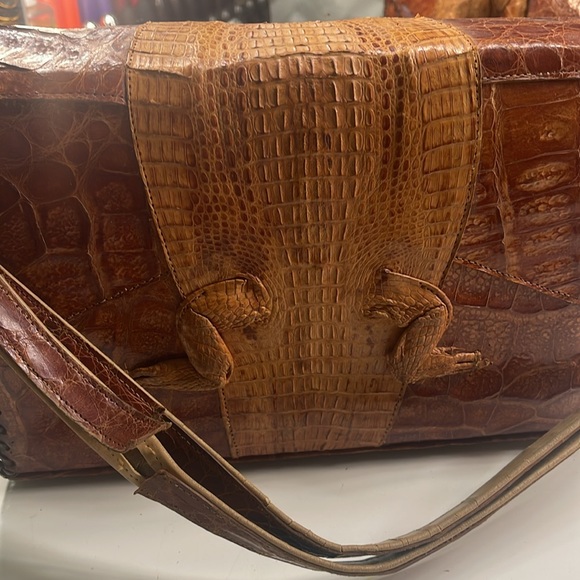 Alligator Handbag - Picture 4 of 17